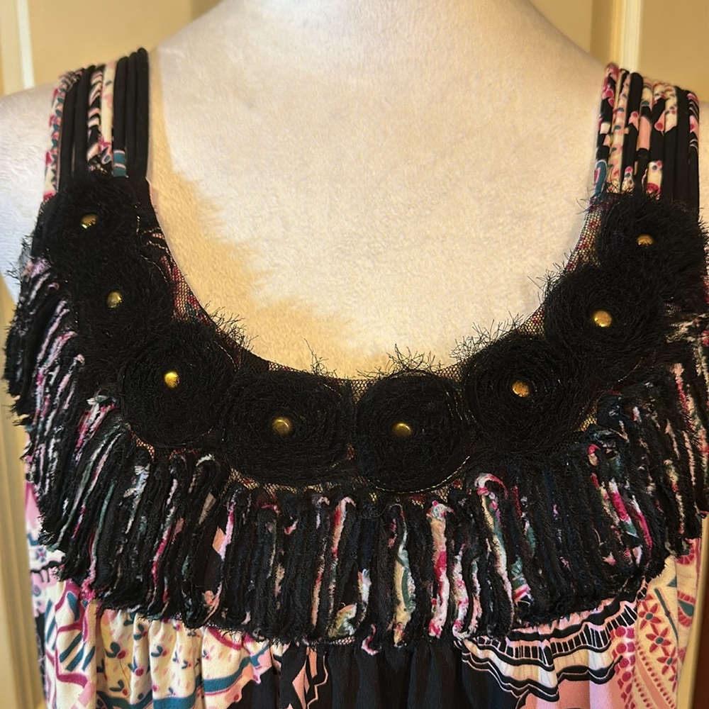 Sleeveless top scoop neck w/ netting rosets w/ gold studs NEVER WORN